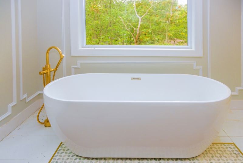 Freestanding Modern Bathtub